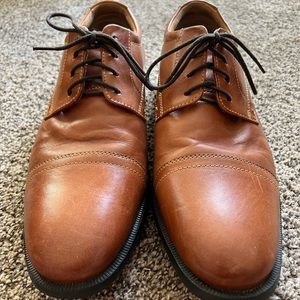 Nunnbush men’s dress shoes in size 10.5 with comfort gel insert.